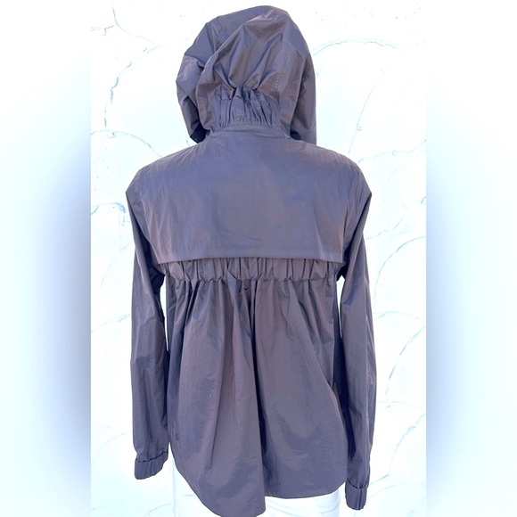 LULULEMON ladies waterproof rain/windbreaker Jacket - Picture 5 of 14